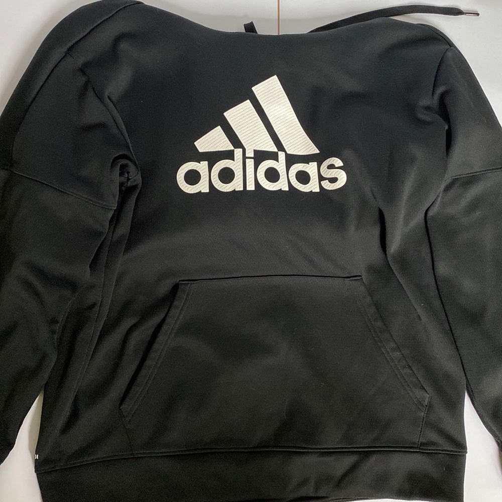Mens Adidas hoodie. Size XL. Lightly Worn-like new. Black color.